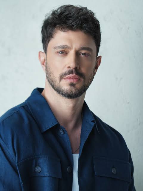benceeeedee's tweet photo. En iyi şarkıcı ve patneri
#Hadise #muratboz #hadmur https://t.co/cUYrtQQhvU