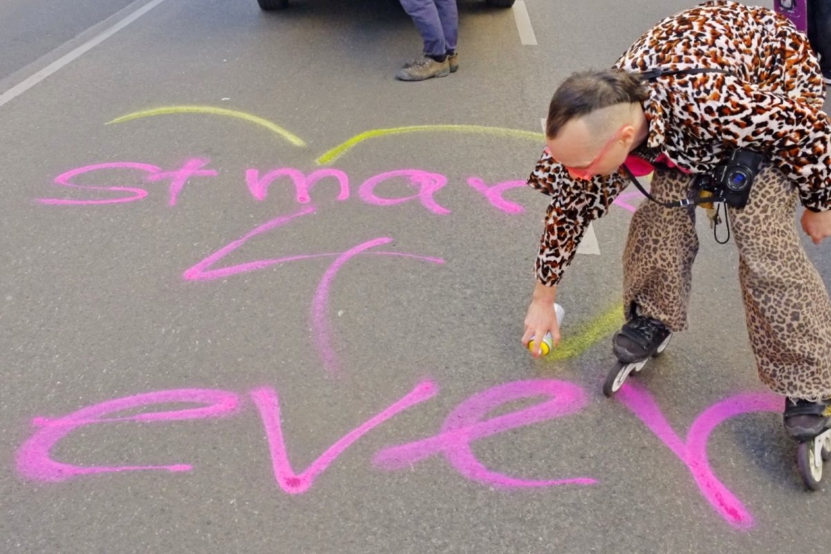 apex_archive's tweet photo. 2)
#Protest gegen Sperre- samt Übergabe und Verbauung- der Freifläche #StMarx, an den Eventkonzern "#Eventim", durch die @Stadt_Wien/@SP_Wien (23.4.2026).

#demo #freiraum #SPwien #StadtWien #Ausverkauf #Bauprojekt #Wien #reportage https://t.co/QHeVkPKcnh