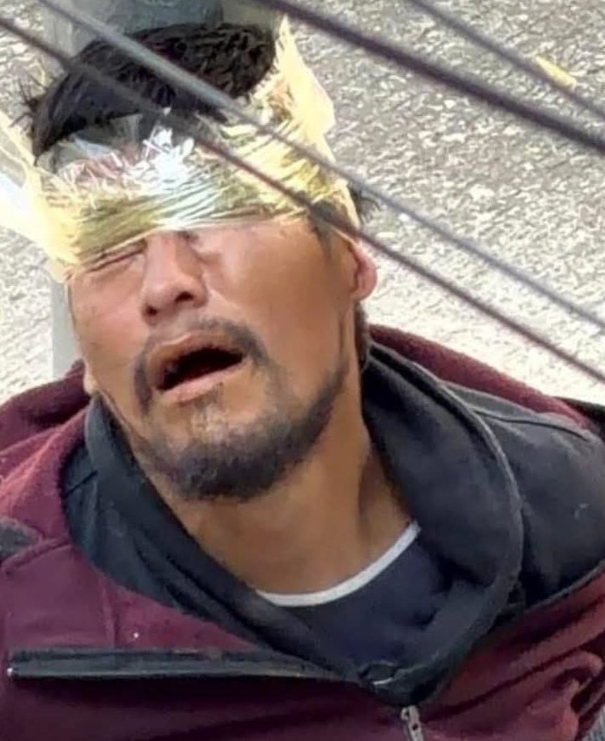 PoderNoticiaPue's tweet image. #Atención|| 🚨 Vecinos de Loma Bella retienen a presunto ladrón en #Puebla 😳

📌 Fue sorprendido en un aparente acto delictivo y amarrado en la vía pública

🚓 Elementos de seguridad intervinieron para evitar que la situación escalara y proceder conforme a la ley

@SSPGobPue