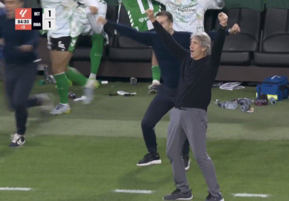 El Mago de las Botas Blancas tweet media