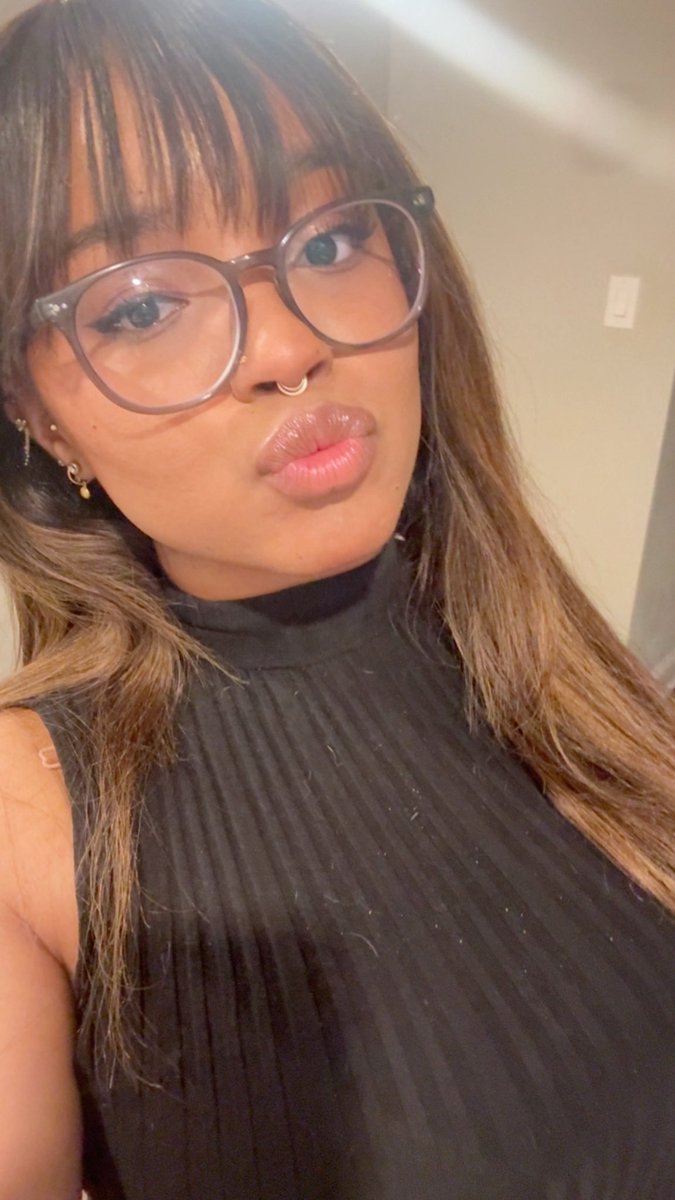 Khylanotkayla's tweet image. Playing Clair Obscur on Twitch rn!!!! come hangout cause i can already tell this finna be a rough ride 😭😭😭 #twitch #firstplaythrough #clairobscur #stream #gamergirl #gaming #expedition33 #clairobscurexpedition3 #turnbased #rpg 

twitch.com/khemicalkid