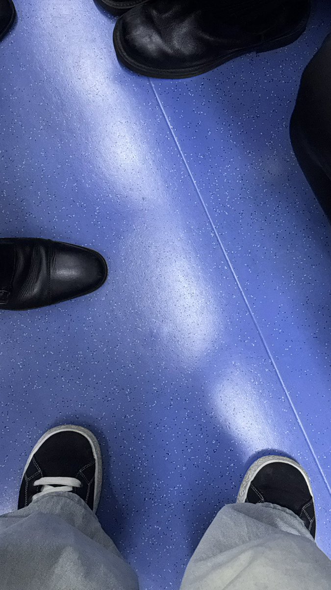 𝑩𝒐𝒎𝒊.. tweet media