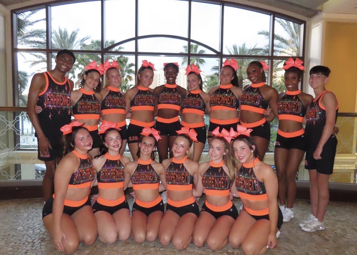 TheCheerHQ's tweet photo. This Fahrenheit practice wear 🤩❤️‍🔥 https://t.co/riSmfqod0l