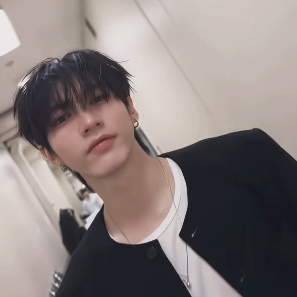 Khaing Tha Zin Oo tweet media