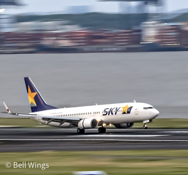 HtJPUcJbVTkzZGi's tweet image. ✈️流れ星🌠✈️
📷2025/05/05   #羽田空港 
☆HND/RWY16L/Airborne
☆SKY MARK/B737-800
☆流し撮り/安定のブレブレ🤣
#Skymark #B737 #流し撮り #空港風景 
#カッコイイ