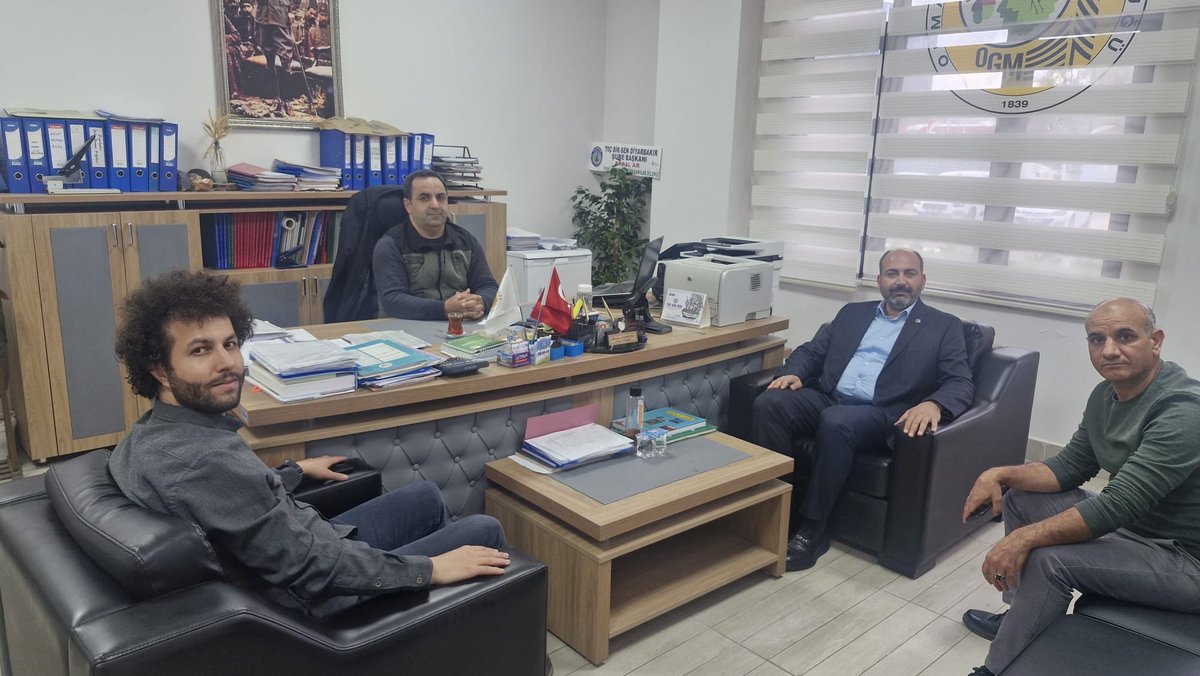 TocDiyarbakir's tweet photo. Şube yönetimi olarak; Diyarbakır Orman işletme müdürlüğüne merkez şefi olarak atanan üyemiz Sn.Harun Aydoğdu'ya hayırlı olsun ziyaretinde bulunduk.Şefimize yeni görevinde başarılar dileriz. https://t.co/TVXSTmI5pO