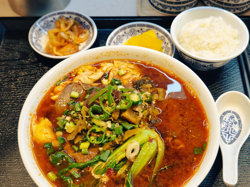 이호라 tweet media