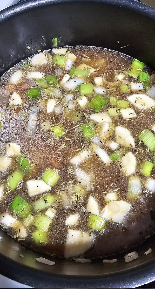 TheMutantFam's tweet image. That's why well bring hexensuppe for @kinky_horror. Its a vegetable soup.

/@Fadingarcader 
#MutantFam
#HorrorCommunity 
#TheLastDriveIn