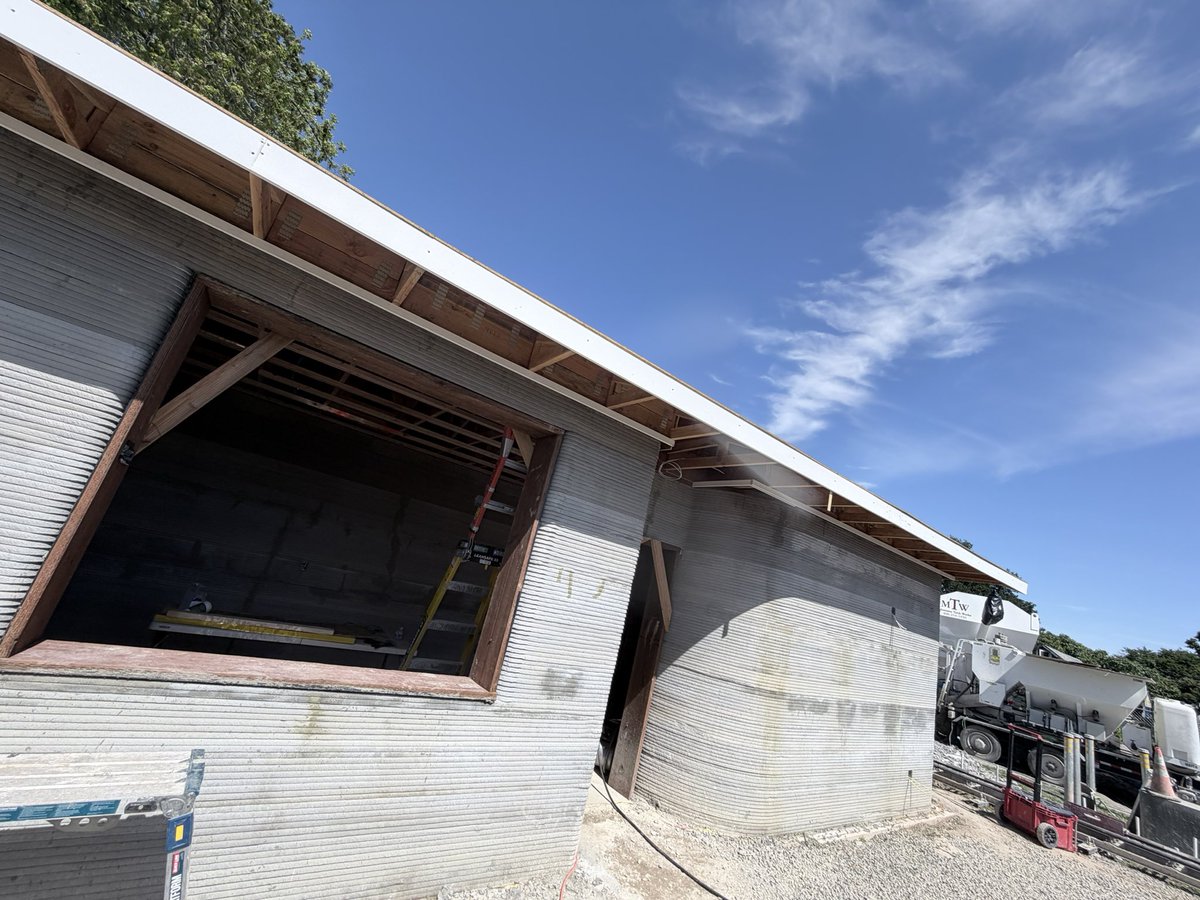 Laker gang yang tweet media