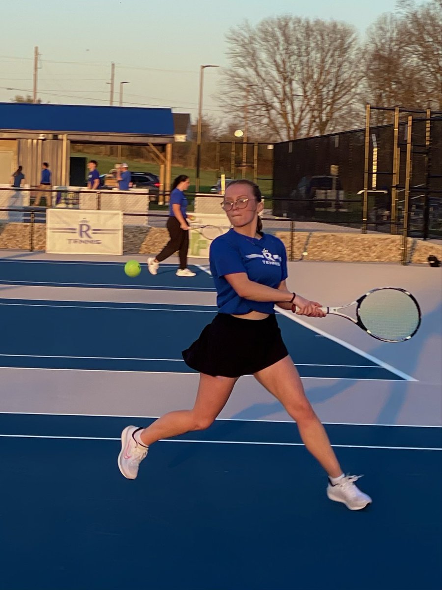 clay223's tweet photo. Lady Royals defeat the Lady Saints tonight.

🎾 FINAL SCORE 🎾
Mason County Royals 👑 6
St. Patrick Saints ☘️ 3
🏆 Lady Royals finish the week 3-1! https://t.co/0AkqmBFQXA