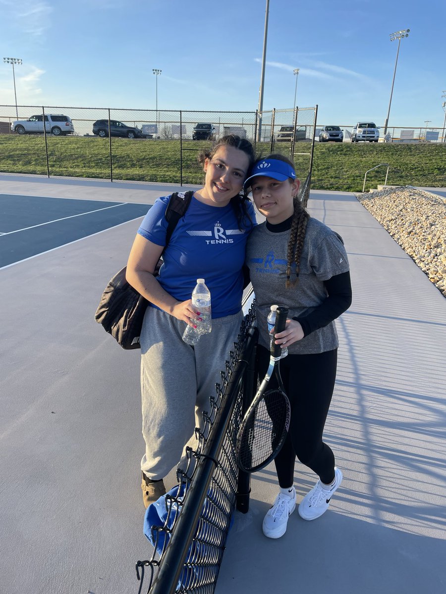 clay223's tweet photo. Lady Royals defeat the Lady Saints tonight.

🎾 FINAL SCORE 🎾
Mason County Royals 👑 6
St. Patrick Saints ☘️ 3
🏆 Lady Royals finish the week 3-1! https://t.co/0AkqmBFQXA
