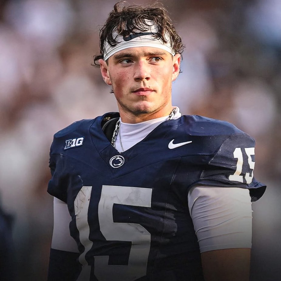 TheStandard412's tweet image. A QB battle is officially underway in Pittsburgh…

👀👀👀👀👀👀👀

#NFL #Steelers