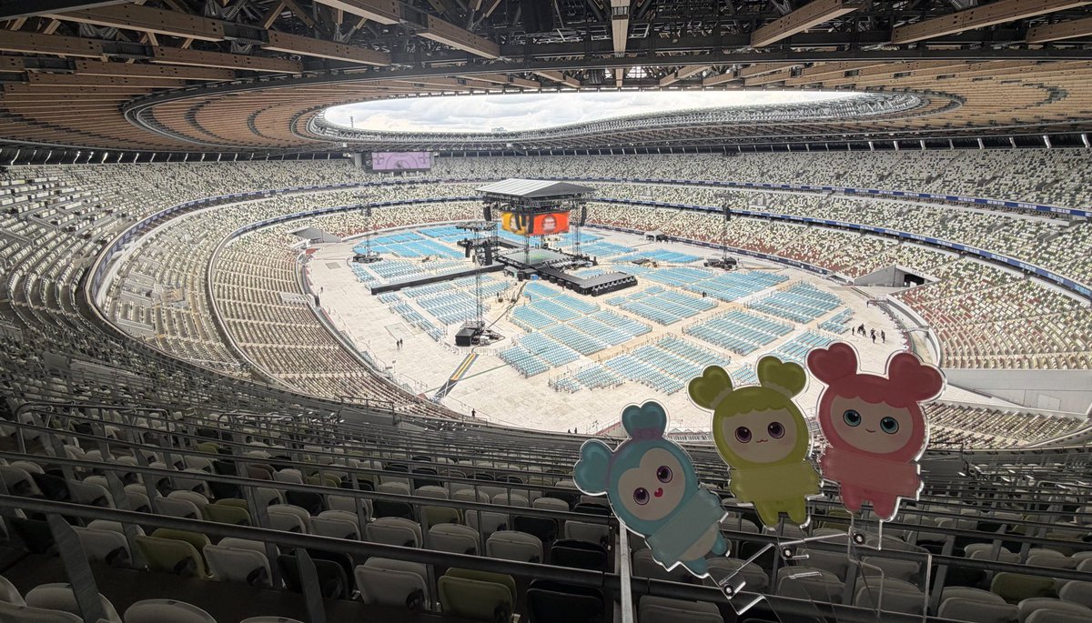 TWICE :

       May 2016                          April 2026
Concert on truck              Concert at MUFG