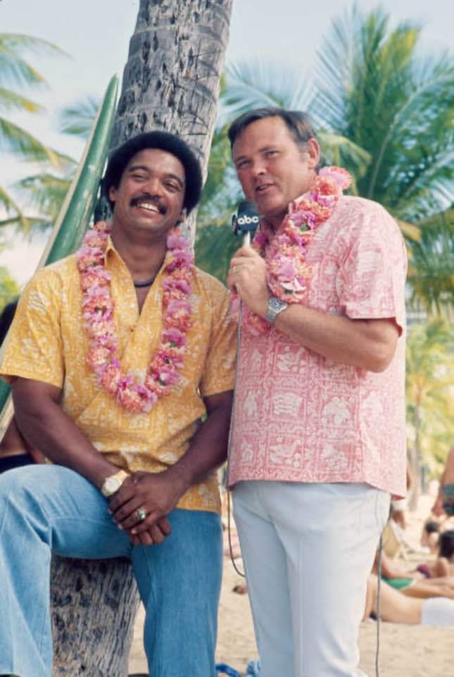 VanderlansJim's tweet image. Reggie Jackson along with ABC sports broadcaster Keith Jackson in Hawaii
for production of the ABC series ‘Superstars’
#entertainment #television #ABC #1970s #Superstars