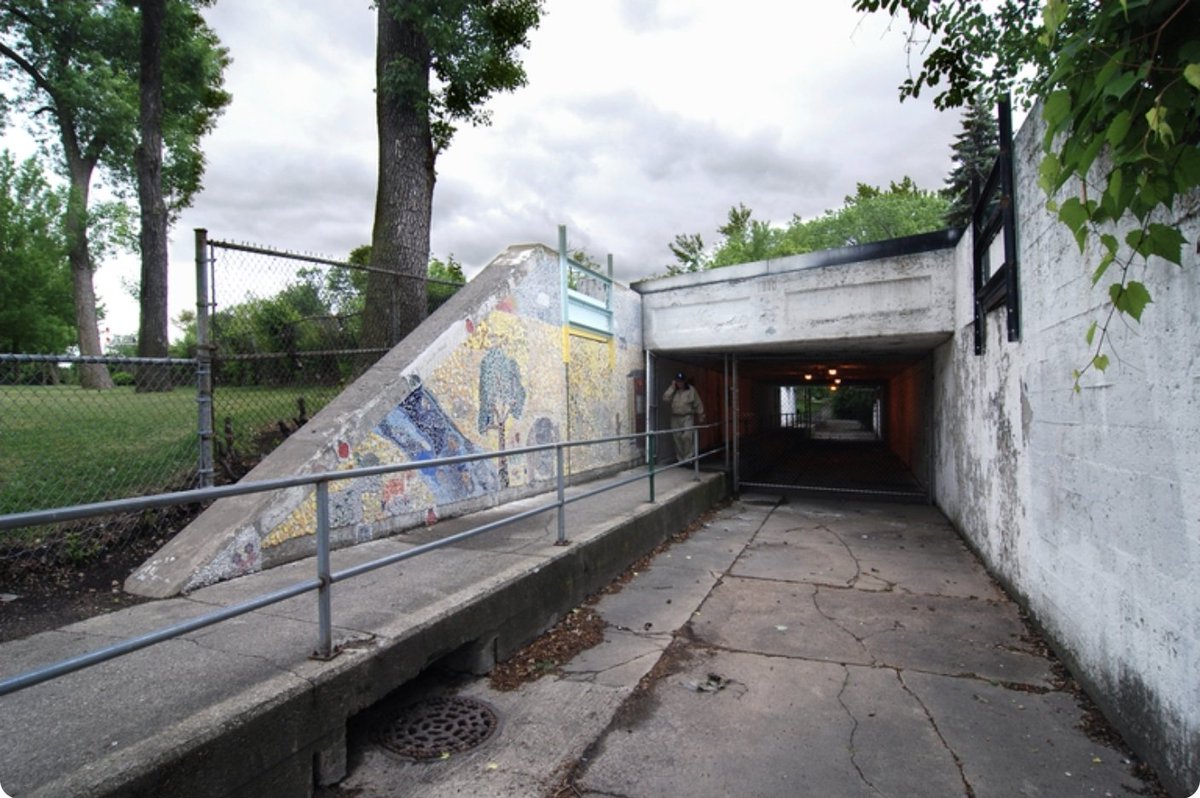 MelancolyInc's tweet photo. @chi_urbanist Sayre Park underpass https://t.co/CIPUA1IpQp