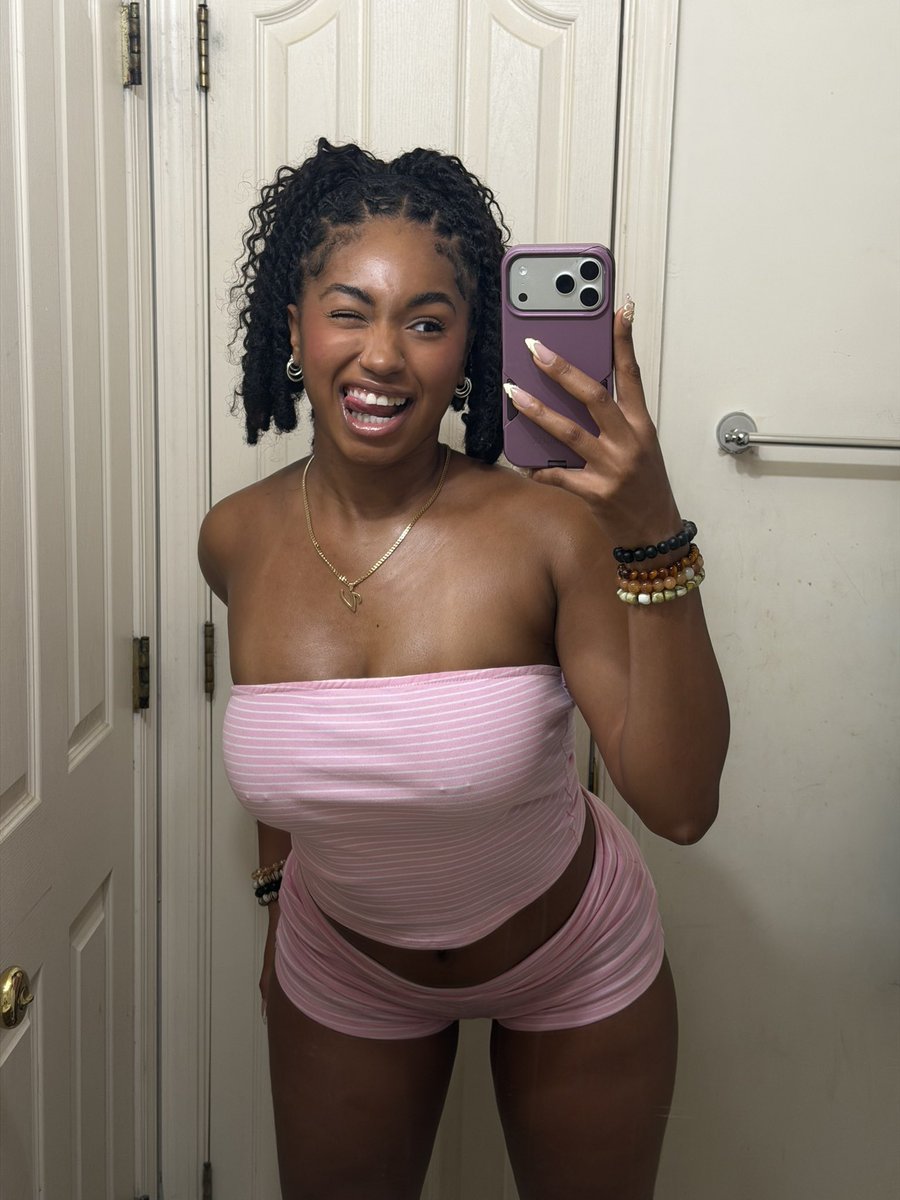 Vikki💋 tweet media