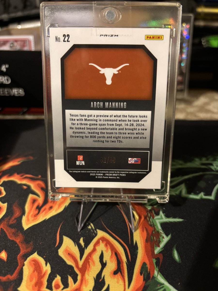 Levthecollector's tweet image. Arch Manning “New Recruits” Green Pulsar 🔥
 ONLY /49 — super short print 💎
 Already one of the most chased young QBs in the hobby

Hold or sell… what are you doing with this one? 👀