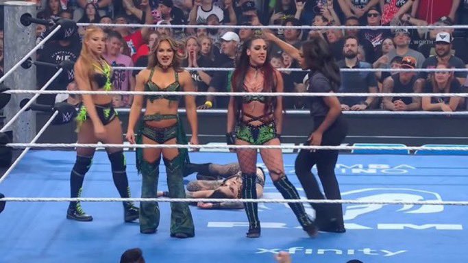 giuliastop_'s tweet image. FATAL INFLUENCE TIROU O SMACDOWN DO MAPA DA FOME