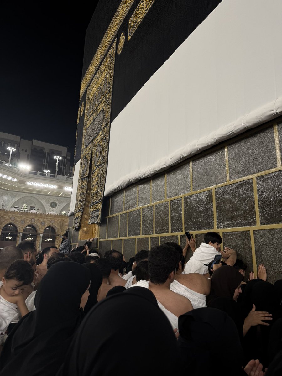 رَسل tweet media