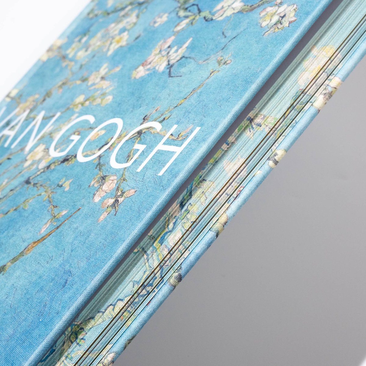 Art Book Iskusstvo tweet media