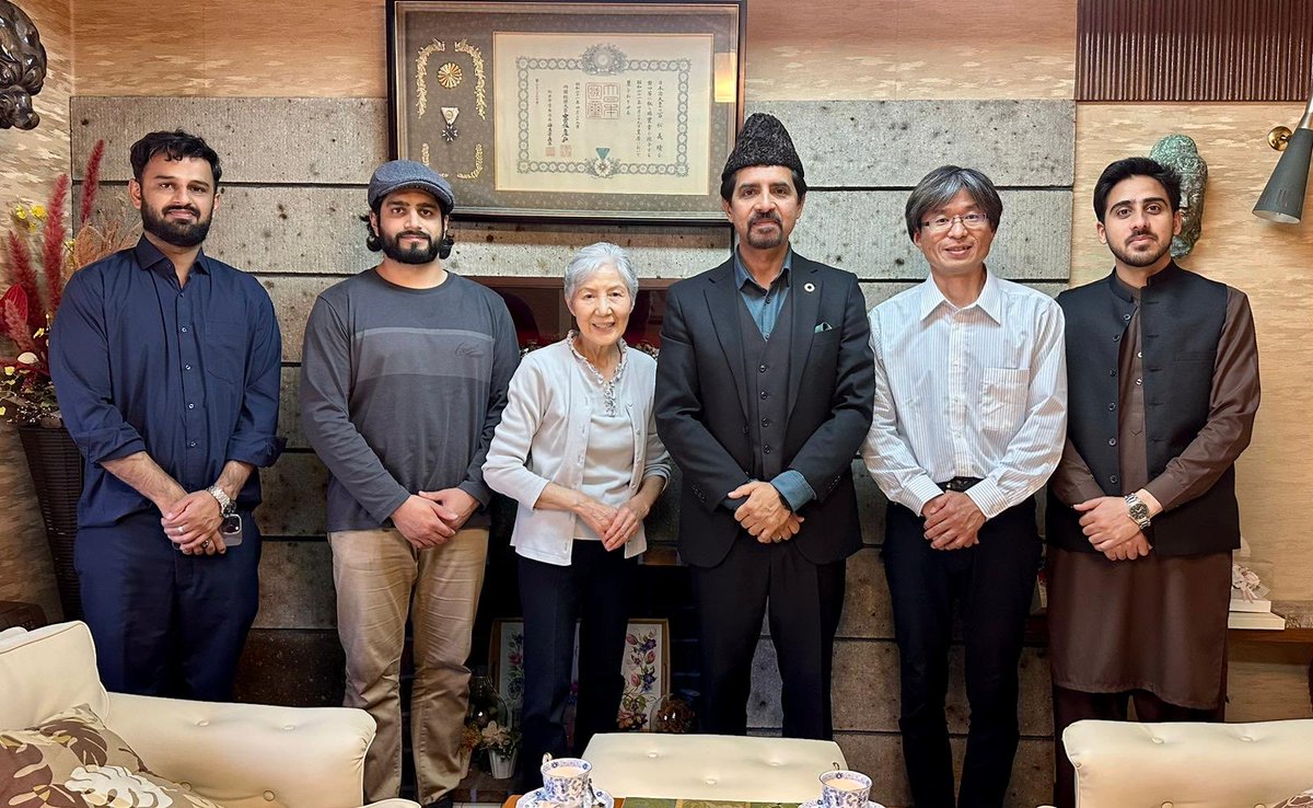 amjJapan's tweet image. A delegation from the #Ahmadiyya #Muslim Community recently conducted a research and study tour, including a multi-faith visit to #Tenri City, #Japan. The delegation met with #religious representatives to promote #interfaith dialogue and mutual respect.