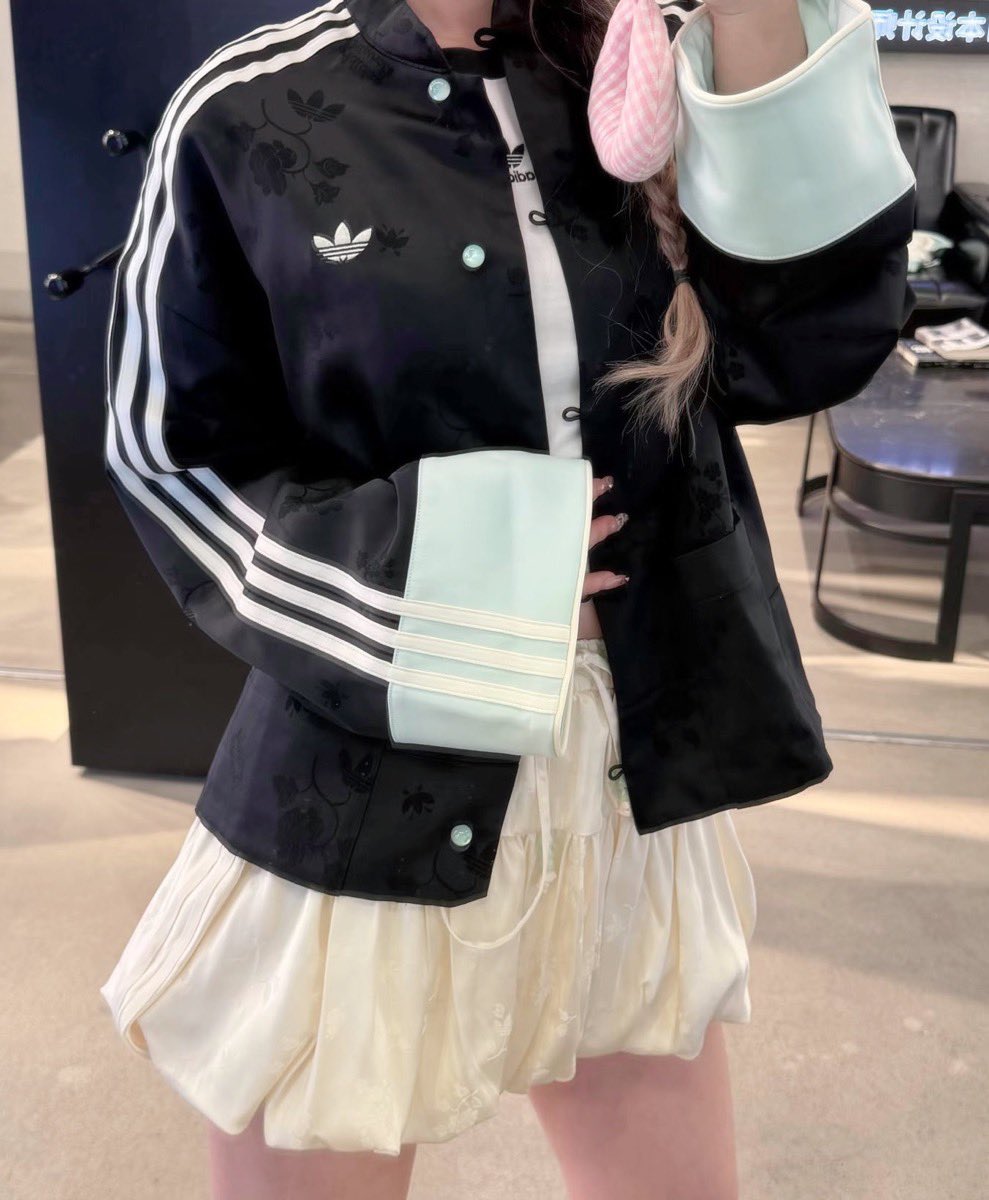 adidas 26SS Women New Chinese Jacket が発売 【 アディダス ウィメン チャイニーズジャケット サテン デニム 新作 】
uptodate.tokyo/adidas-26ss-wo…