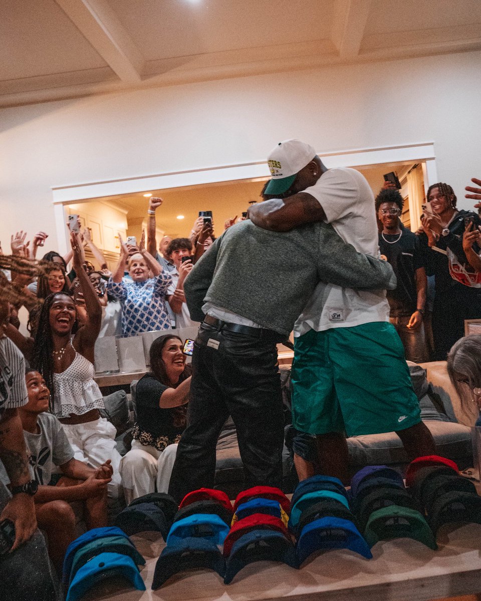 ClemsonFB's tweet image. Core memory made for @a_williams2022 😤

#ALLIN | #NFLDraft