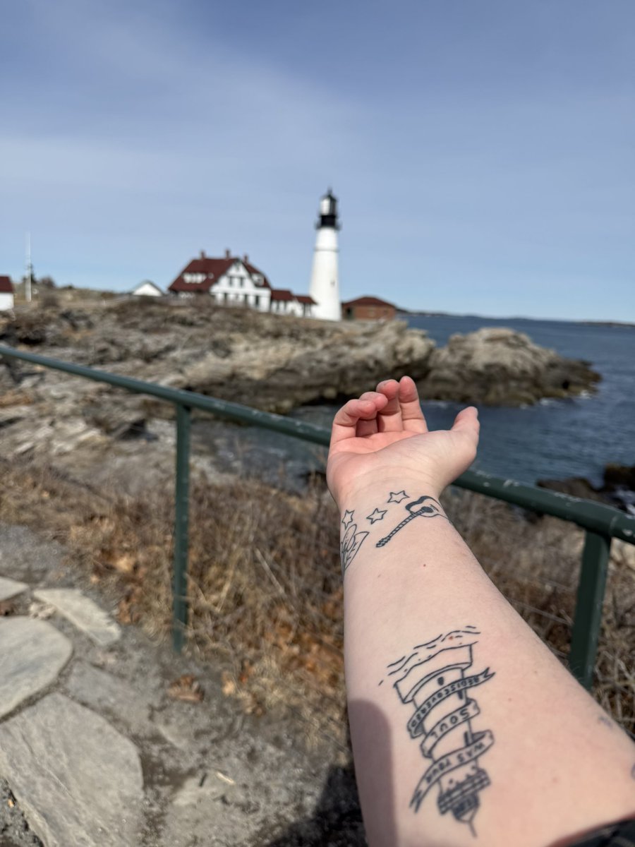 emma 🖤 tweet media