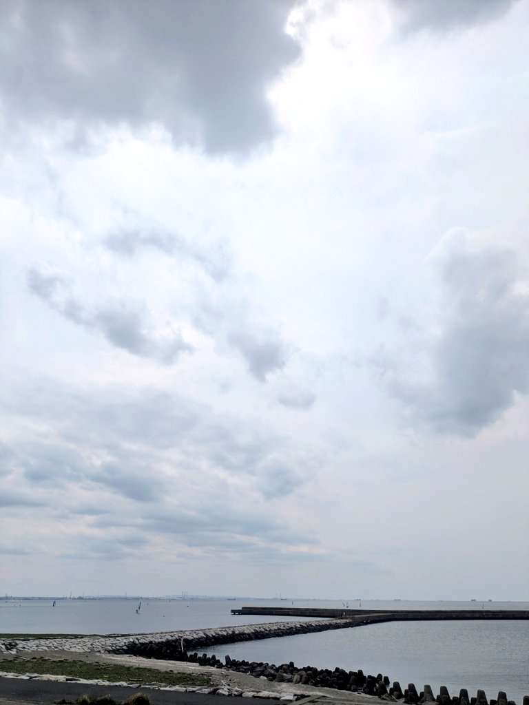 kenzysince1972's tweet image. そして海まで走って来ましたヨ✨
少し曇ってますが走るにはちょうど良いですね
#ランニング
#run
#tokyobay