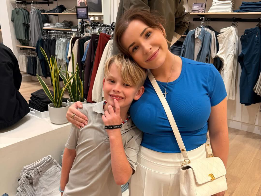 When Dad takes Carolina to the Daddy Daughter dance, Luke gets a mom and Kim mall date! 🛍️☺️🫶🏽