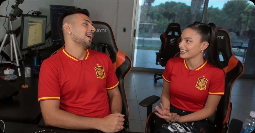 Mileiche tweet media