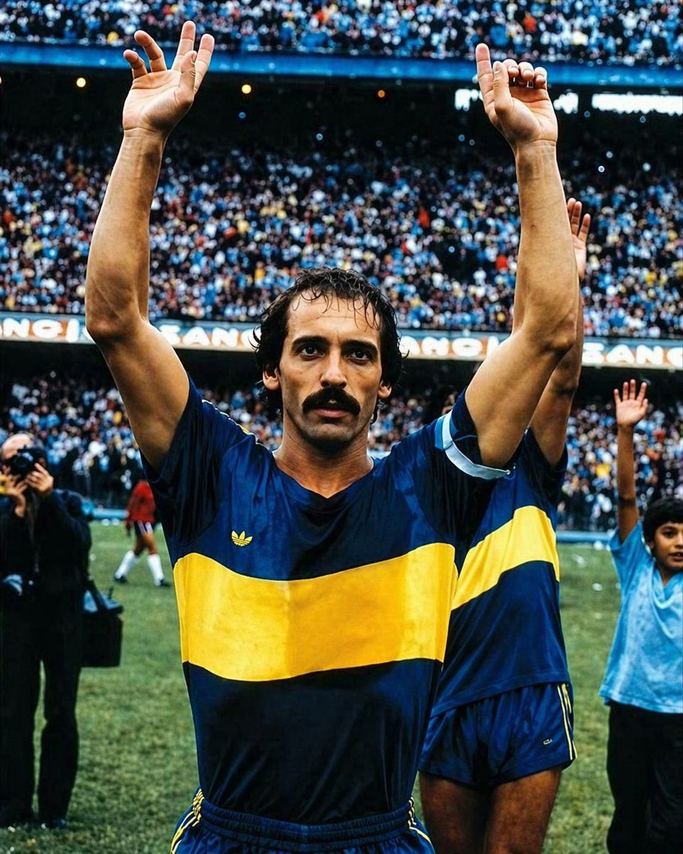 🙌 VICENTE PERNÍA CUMPLE 77 AÑOS: UNA GLORIA XENEIZE QUE HAY QUE RECORDAR SIEMPRE

🔵 Lo consideraban como uno de los mejores marcadores de punta del fútbol argentino. Era un lateral derecho aguerrido, rudo y de muchísimo empeño y corazón para jugar. A lo Boca. “Cualquier hincha