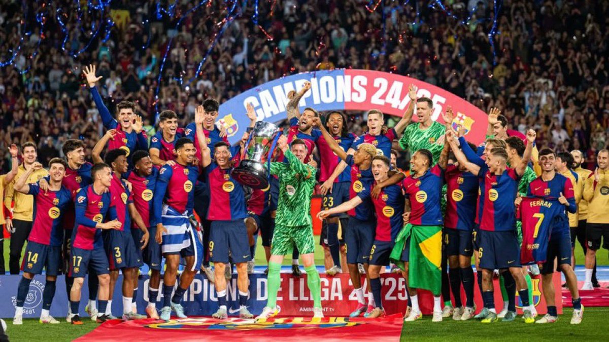 ¿Cuál ha sido tu mejor momento destacado aquí en el Barça hasta ahora?

🗣️Frenkie de Jong: "La temporada 2024/25. Ganamos los 3 trofeos en España mientras jugábamos un fútbol increíble."