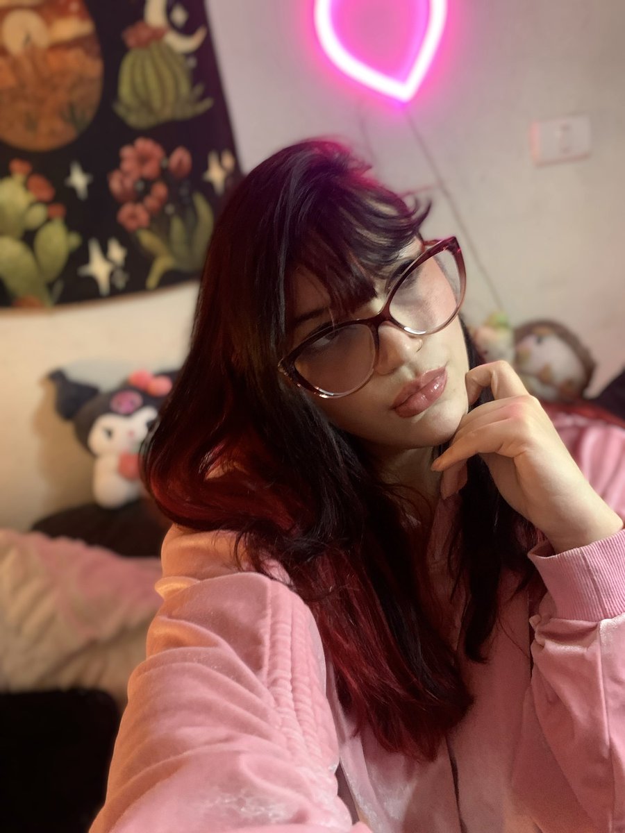 Queen Vix ♡ FINDOM tweet media