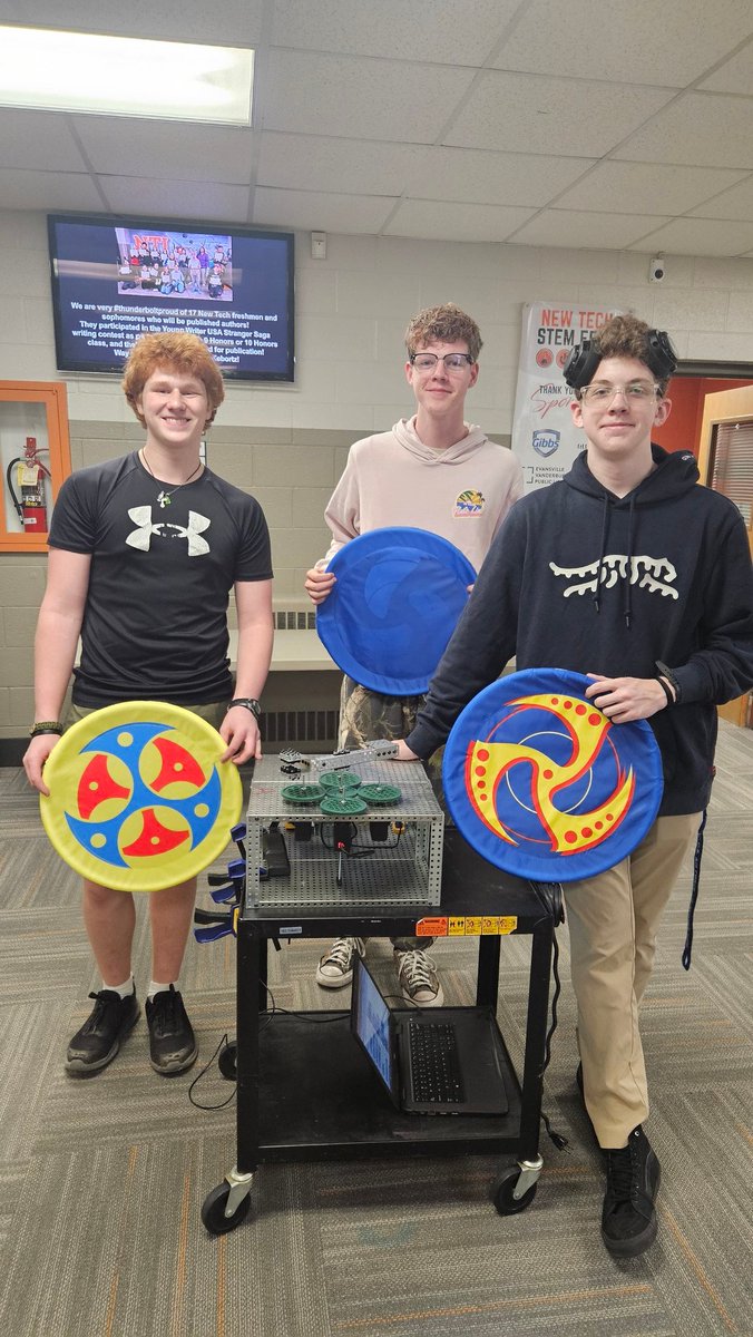 NTInstitute's tweet image. Students in Mrs. Willner's Robotics class built a frisbee-tossing robot! 
#PBL and #STEM in action while learning by doing at New Tech.