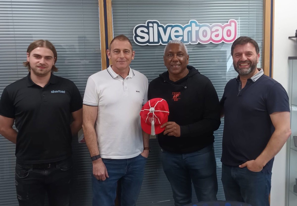Silvertoad tweet media