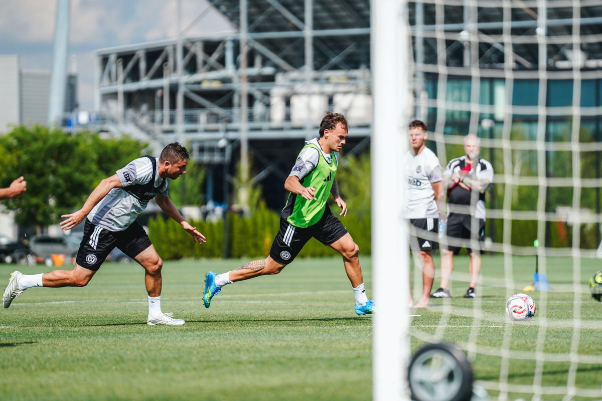 PhilaUnion's tweet image. Training in Columbus 🚧

#DOOP