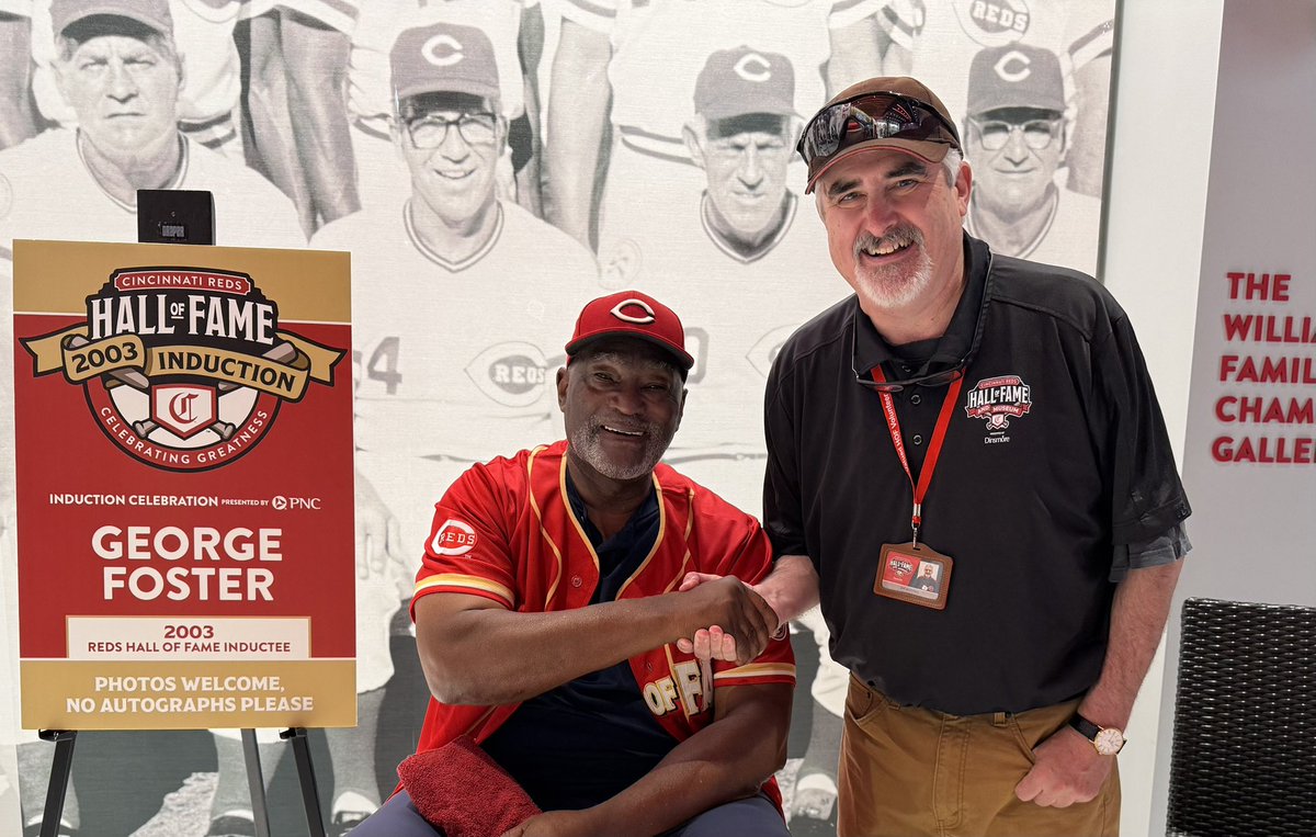 Whitesej's tweet photo. One of the best perks volunteering at the Reds Hall of Fame is meeting the Hall Of Famers! https://t.co/ucXwtJNsGG