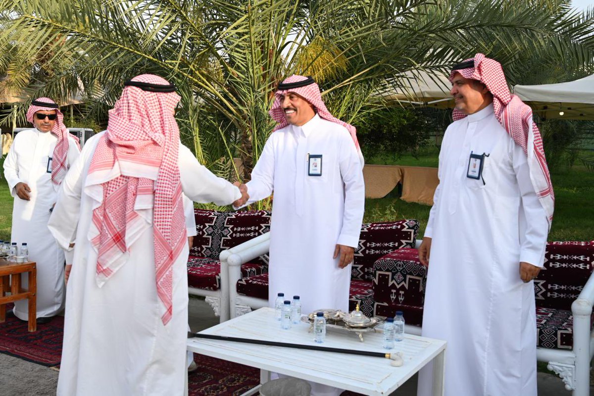 إعلاميون tweet media