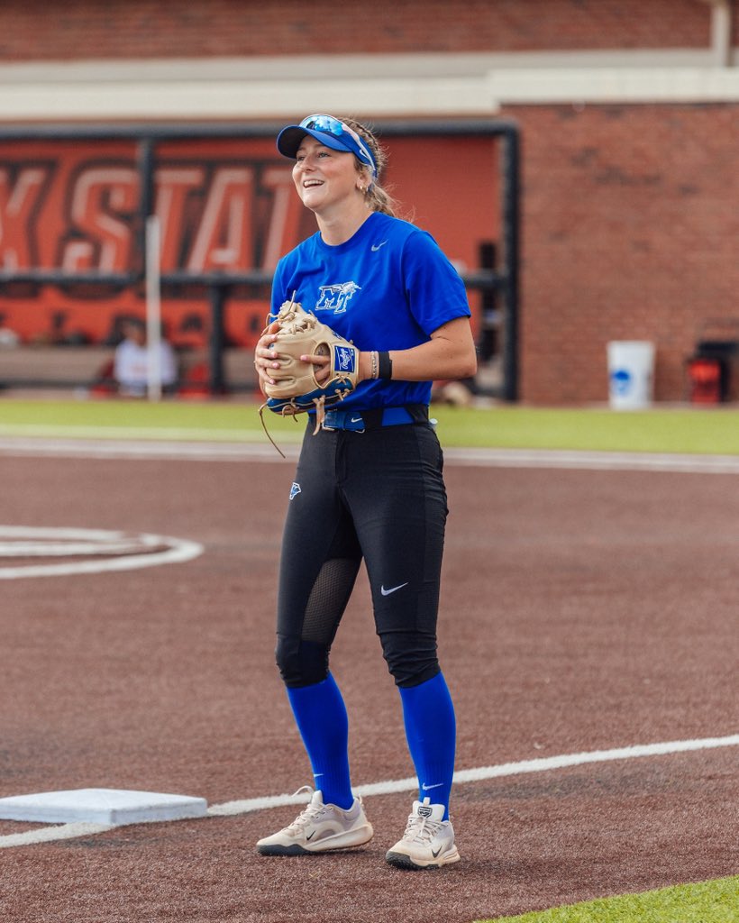 MT_Softball's tweet photo. 📍Jacksonville, AL

#BLUEnited | ⚡️⬆️ https://t.co/TD9Q77YnQg