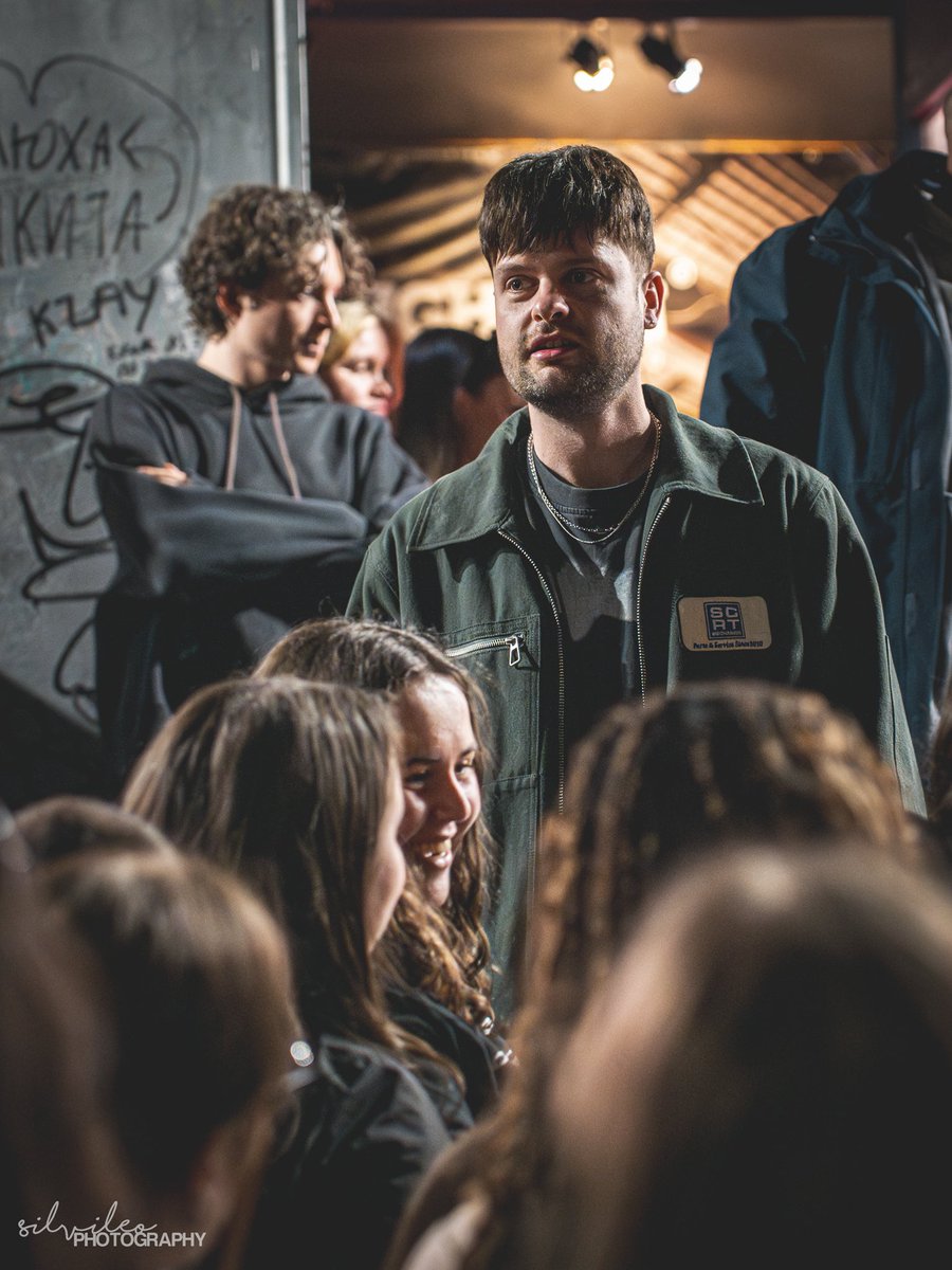 Silvileo_x's tweet image. Only The Poets x Fans 
📍 Stuttgart 
📆 21.04.2026 

If anyone knows the girls on the pics, let them know! Took the pics with my big camera after the show and thought they might like them 😇

#onlythepoets #andiddoitagain #stuttgart @onlythepoetsuk @otpxgermany @otpdailyy