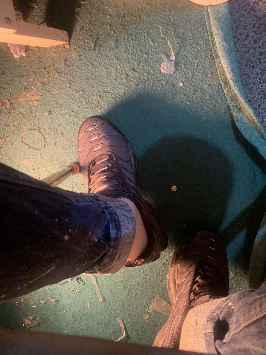giuseppemaster5's tweet photo. Coglione inchinati qui sotto e fai il tuo dovere 🙇‍♂️💶 Send me PayPal go go https://t.co/tAFspcKEmi
