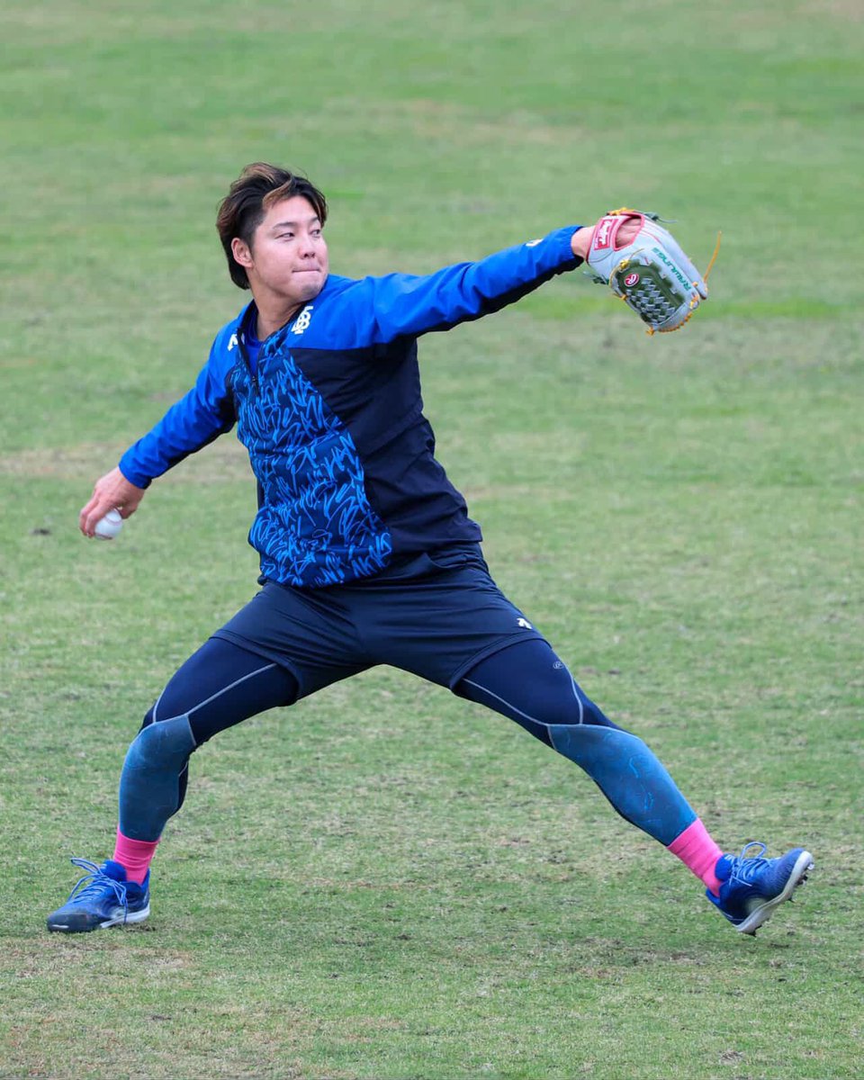 ご報告

すでに報道にもありますが、この度、右肘内側側副靱帯のインターナルブレース手術を受けました。

フォロワーの皆さま、ファンの皆さま、そして関係者の皆さまには、ご心配とご迷惑をおかけしてしまい申し訳ありません。