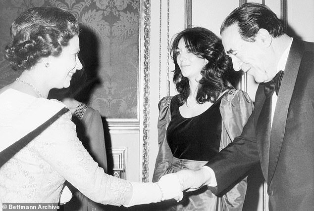 SirJohnEngland's tweet photo. @BROKENBRITAIN0 Queen Liz would have approved. https://t.co/jFGsIXITVY