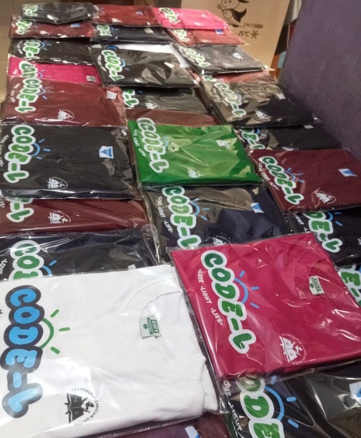 designby_greys's tweet image. Life so private, nobody knows I design and make quality Merch t-shirts, perfect for your events, teams and brands.
Delivered over 180 customised t-shirts.

Nationwide delivery 🚚.
MOQ: 10 pieces
Maximum: Infinity ♾️ 

Send me a DM today to place your order.
#customizedtshirt