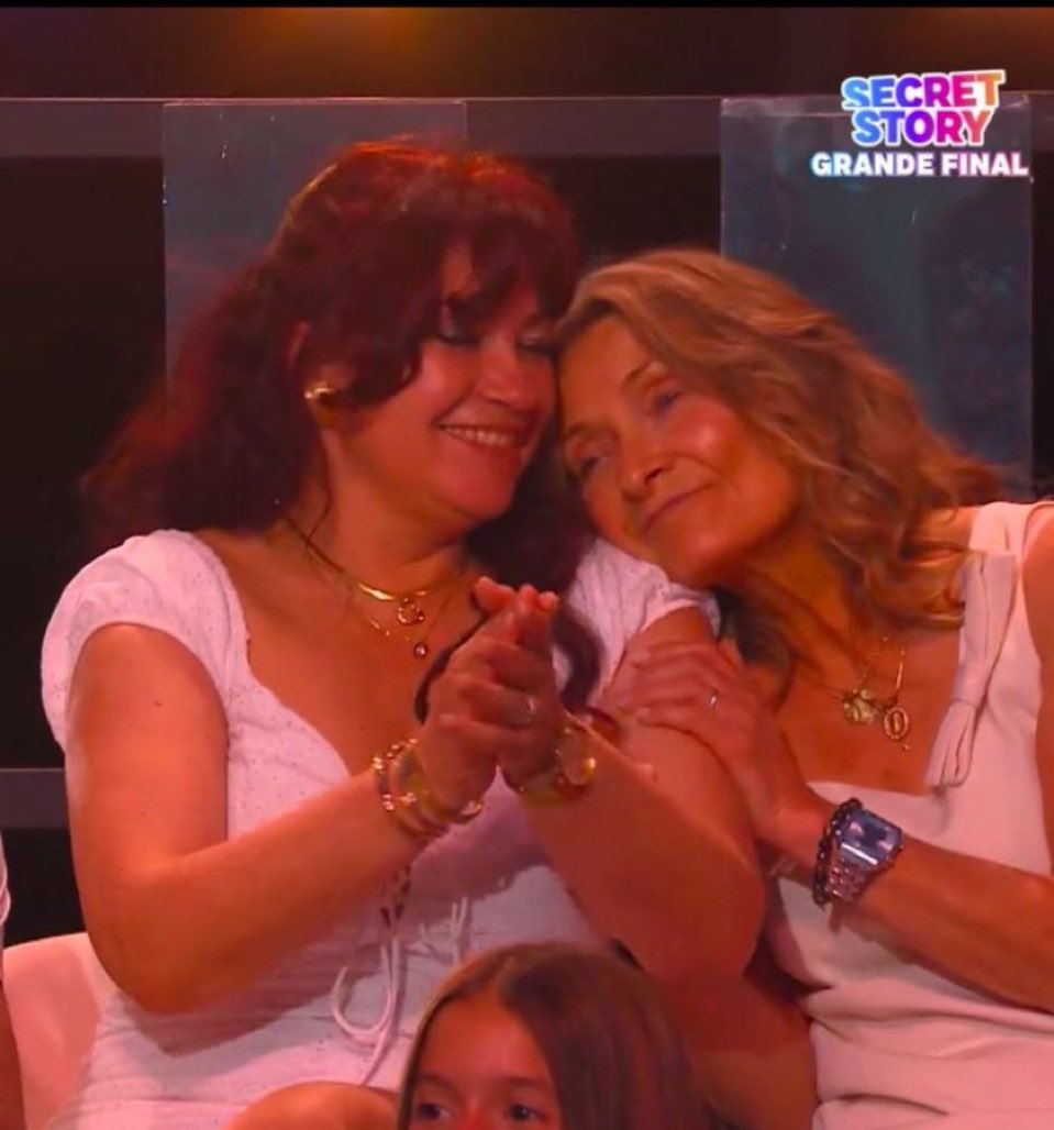 A mãe do Tiago e da Eva juntas, que momento fofo. #sstvi