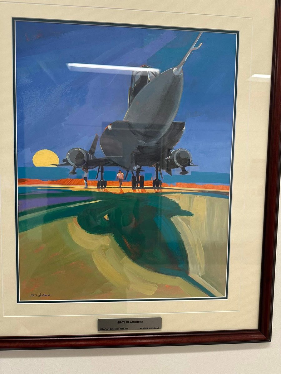 Habubrats71's tweet image. You won’t see this anywhere else!
 My husband @Rodney Miller works at the Pentagon. 
He started going on walks on the fifth floor. That’s the Air Force floor. 
￼￼ These are the pictures of artwork he found on the wall of the Pentagon. 
￼ Enough said ￼🤫🫡 
Linda Sheffield