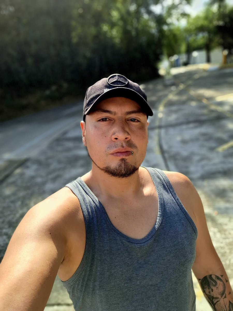 duvanmoreno9010's tweet image. Modo serio… pero por dentro puro desorden 🤪🔥
¡Causa &amp;amp; Efecto!
#Pride #LGBT #Crazy #Life #Love #Gay #Bear #Men #GayPride #GayLife #GayLove #GayCouple #GayBear #GayHot #GayMen #SexyMen