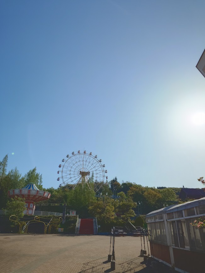 Suntopia_World's tweet photo. 日は50周年の朝です。
５０年まえの4月25日に「安田アイランド」として誕生した朝を迎えました
今日は朝10時10分頃においでおいでいただきましたお客様と一緒に当時も行ったバルーンリリースを一緒に行います
おいでください
今日の最高気温の予報は19.6℃です。10時オープンです
#サントピアワールド https://t.co/hoYIW20k1A