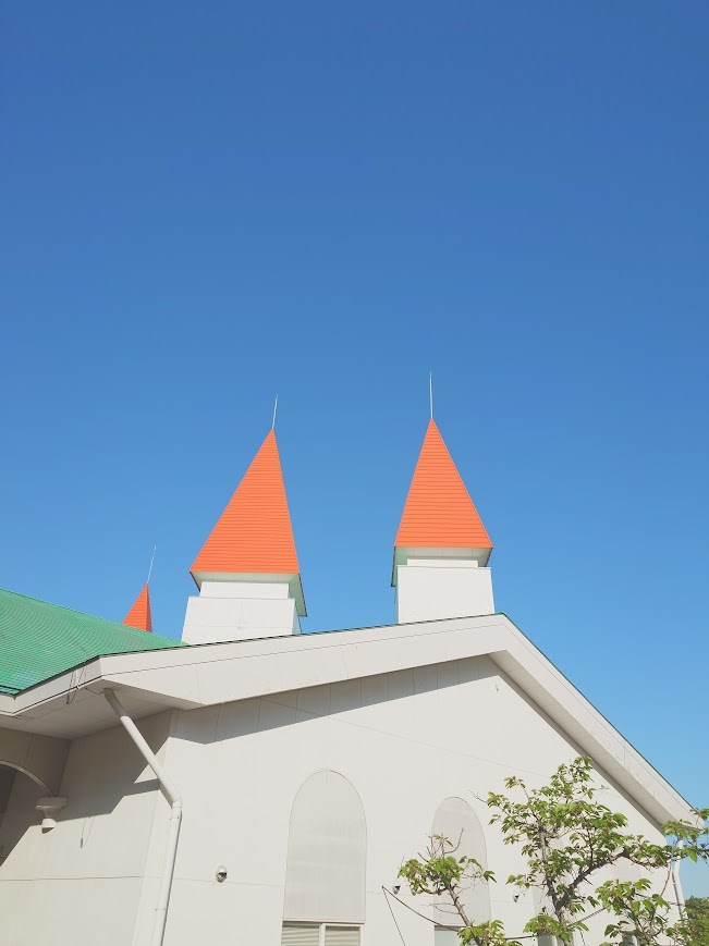 Suntopia_World's tweet photo. 日は50周年の朝です。
５０年まえの4月25日に「安田アイランド」として誕生した朝を迎えました
今日は朝10時10分頃においでおいでいただきましたお客様と一緒に当時も行ったバルーンリリースを一緒に行います
おいでください
今日の最高気温の予報は19.6℃です。10時オープンです
#サントピアワールド https://t.co/hoYIW20k1A